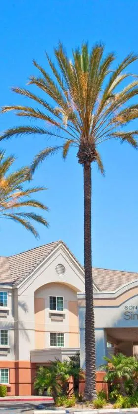Sonesta Simply Suites Orange County Airport，位于圣安娜的酒店