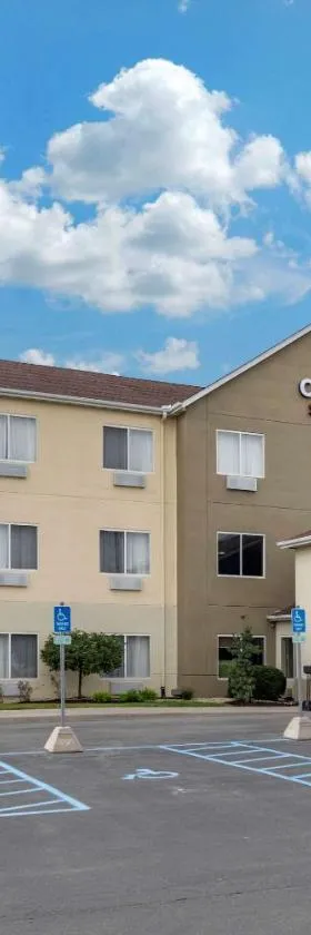 Comfort Suites Auburn near I-69，位于奥本的酒店