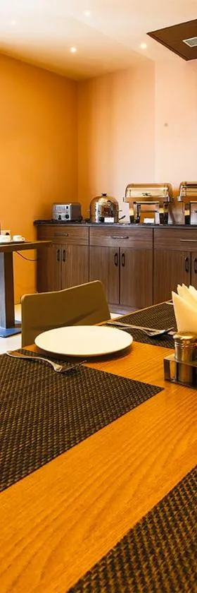 Aloka Stay Inn，位于韦洛尔的酒店