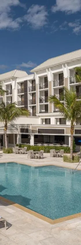 Opal Grand Oceanfront Resort & Spa，位于德尔雷比奇的酒店