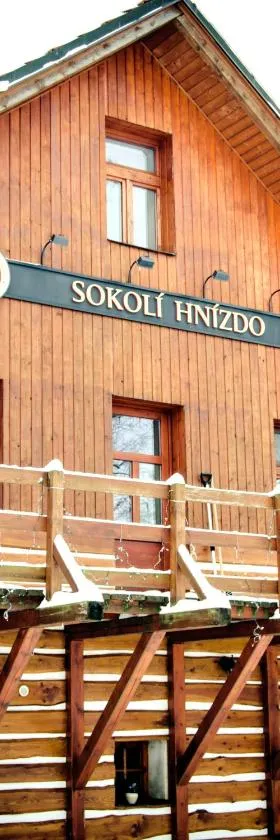Sokolí hnízdo，位于Hláska的酒店