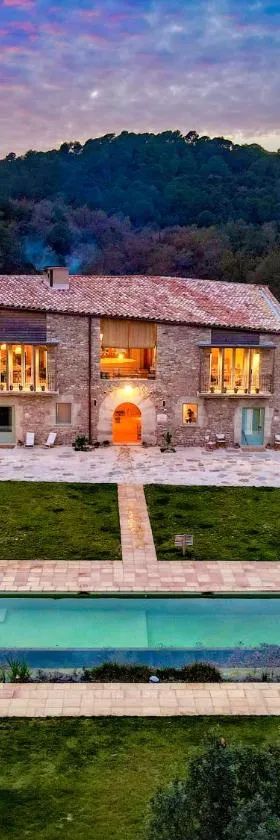 ECOTurisme Can Buch HOTEL，位于Sant Aniol de Finestras的酒店