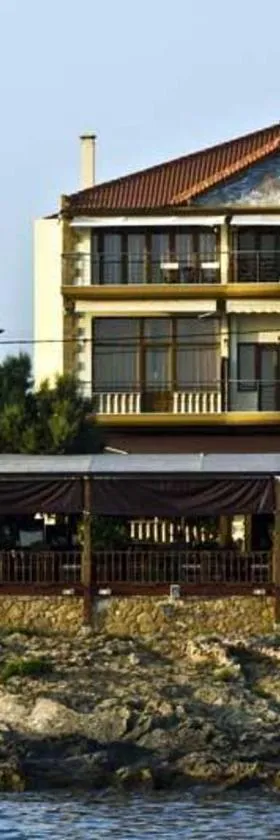 恩特龙宾馆，位于马拉松波利斯的酒店