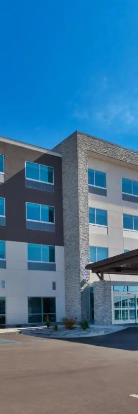 Holiday Inn Express & Suites - Cedar Springs - Grand Rapids N by IHG，位于Cedar Springs的酒店