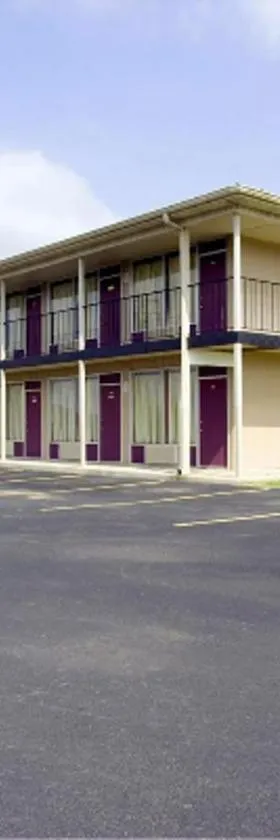 Americas Best Value Inn Loudon Lenoir City，位于Loudon的酒店