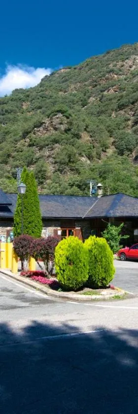 Camping Bungalows La Borda del Pubill，位于里贝拉德卡多斯的酒店