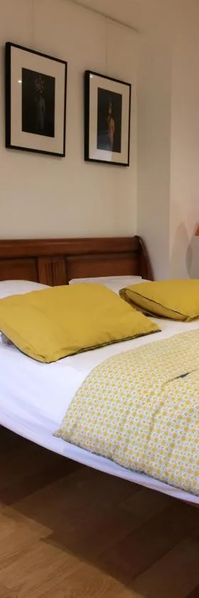 Chambre indépendante au Manoir de la Célinais côté cour，位于Saint-Aubin-du-Cormier的酒店