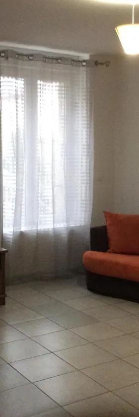 Studio confortable 33 m2，位于埃雷皮扬的酒店
