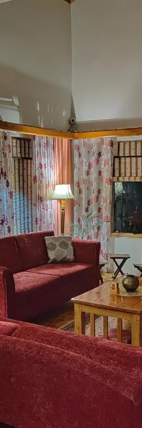 Aashirwad Homestay Kullu，位于库尔卢的酒店