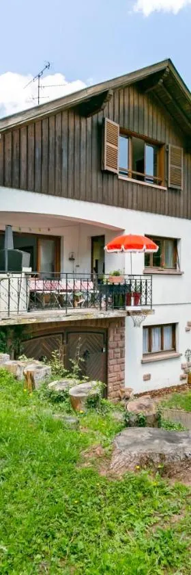 Chalet spacieux à Wangenbourg-Engenthal avec vue panoramique，位于万根伯格的酒店