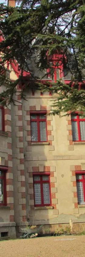 Chateau Lezat - Chambres d'Hotes，位于拉苏特兰的酒店