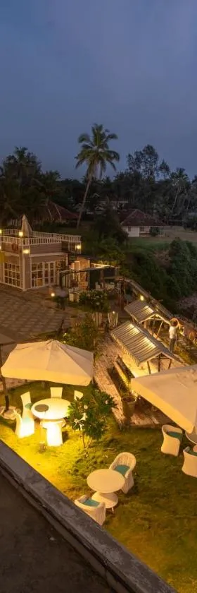 State Beach Resort And Spa，位于坎努尔的酒店