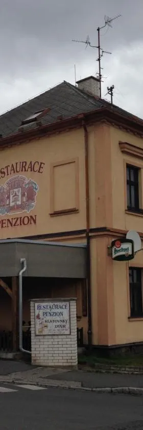 Restaurace a Penzion Klatovský Dvůr，位于克拉托维的酒店