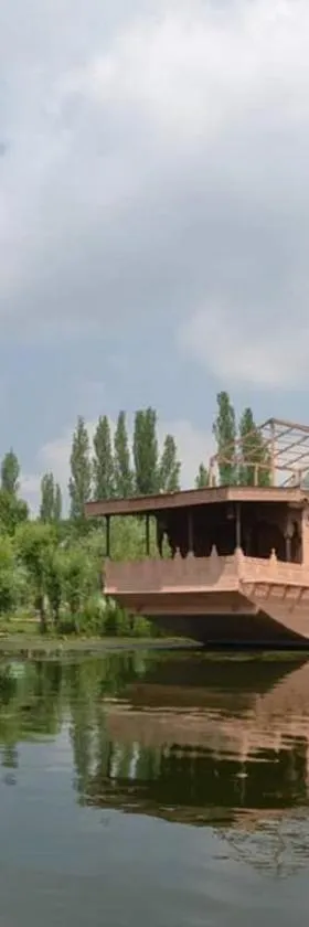 Wangnoo Heritage Houseboats，位于斯利那加的酒店