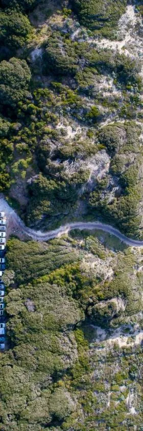 距离雅林角海滩160步旅馆，位于亚林加普的酒店