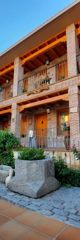 Alojamientos Rurales La Aldaba，位于Navalagamella的酒店