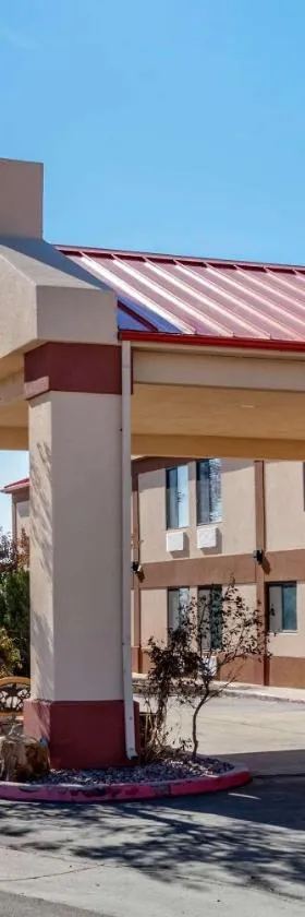 Econo Lodge Pueblo North，位于普韦布洛的酒店