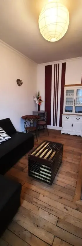 Joli appartement meublé，位于帕雷·勒·毛尼尔的酒店