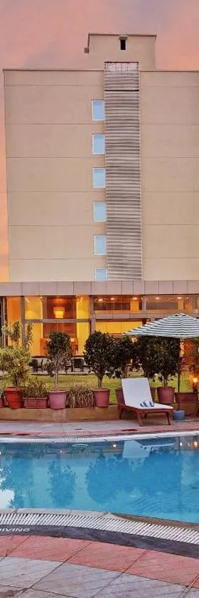Temple Tree Hotel Shirdi，位于舍地的酒店