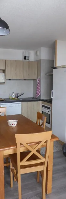 APPARTEMENT PUY SAINT VINCENT ALPES DU SUD été - hiver，位于皮伊圣万桑的酒店