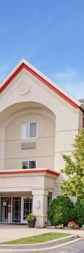 MainStay Suites Greensboro，位于格林斯伯勒的酒店