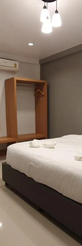 โรงแรมอินทราเพลส，位于色军的酒店