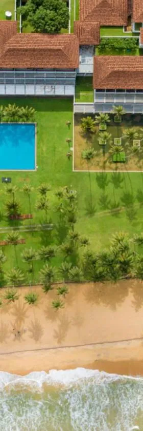 The Blue Water - Geoffrey Bawa Heritage Resort Hotel，位于瓦都瓦的酒店