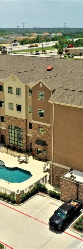 Staybridge Suites Houston - Humble Beltway 8 E by IHG，位于亨博尔的酒店
