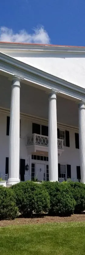 Historic Rosemont Manor，位于Berryville的酒店
