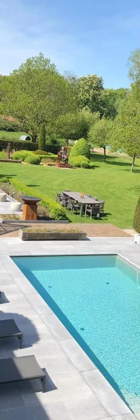 Hof Van Volmersele - Luxury B&B，位于Kampenhout的酒店