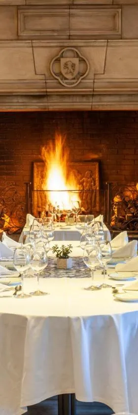 LOGIS Hôtel & Restaurant - LENSOTEL，位于朗斯的酒店