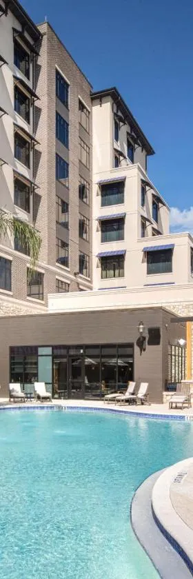 The Brownwood Hotel & Spa，位于退休小镇的酒店