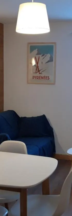 2 Appt 4 à 6 pers Val Louron au pied des pistes，位于Génos的酒店