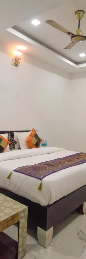 Hotel Keshav Residency，位于奇陶尔加尔的酒店