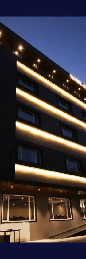 The Hotel Celebration，位于Balāngīr的酒店