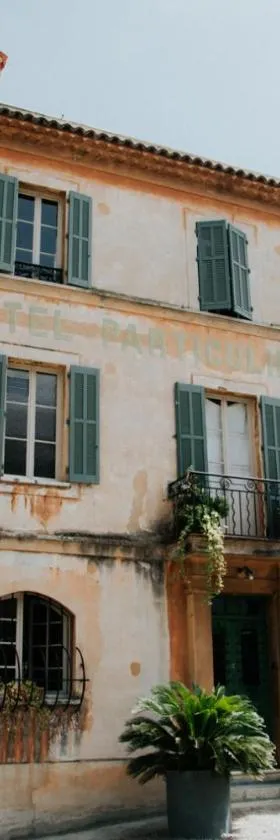 Hôtel particulier des Jasmins，位于Le Bar-sur-Loup的酒店