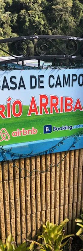 Casa de Campo Rio Arriba，位于阿雷西博的酒店