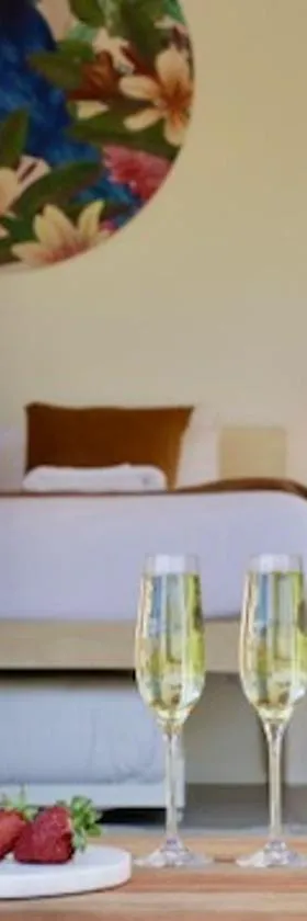 One O One Cabins, Waiheke Island，位于欧尼罗亚的酒店