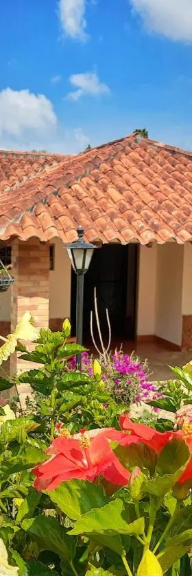CASA CAMPESTRE frente Acuarela -Mesa de los Santos，位于La Granja的酒店