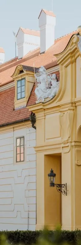 Zámecký Hotel ANTON FLORIAN，位于瓦尔季采的酒店