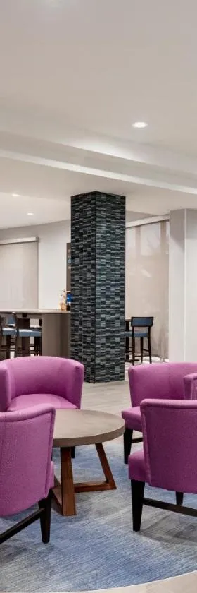 Holiday Inn Express Dumfries-Quantico by IHG，位于邓弗里斯的酒店