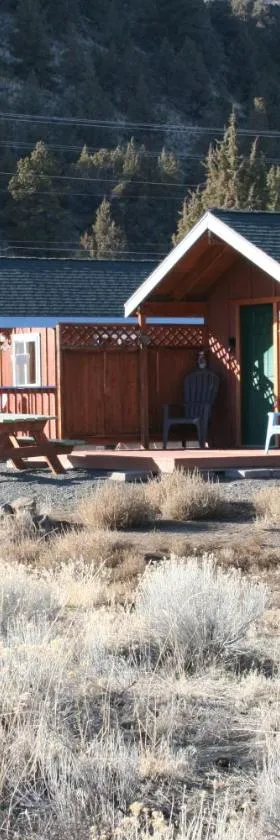 Crooked River Ranch Cabins，位于Terrebonne的酒店