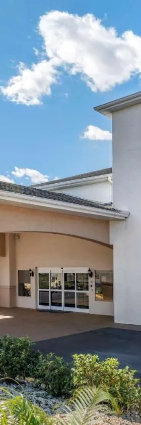 Quality Inn Zephyrhills-Dade City，位于泽弗希尔斯的酒店