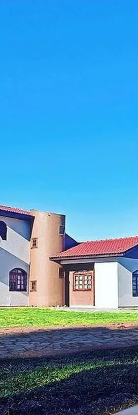 Hotel e Camping Espaço Verde Pousada，位于Cantagalo的酒店