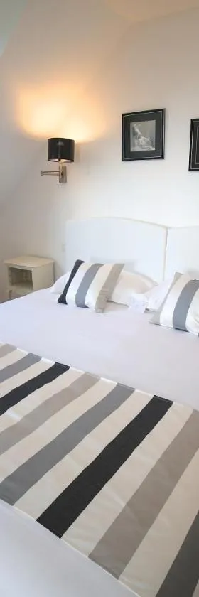 勒里翁德奥尔酒店餐厅，位于圣伊莱尔迪阿尔库厄的酒店