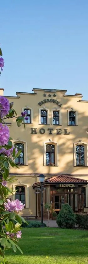 Kompleks Dąbrówka，位于亚斯琴别-兹德鲁伊的酒店