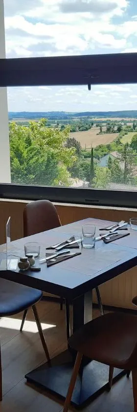 拉巴斯蒂德奥里维罗基斯酒店，位于蒙夫朗屈安的酒店