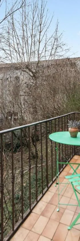 Appartement cocooning à Barrême, 30 m² avec balcon，位于Barrême的酒店