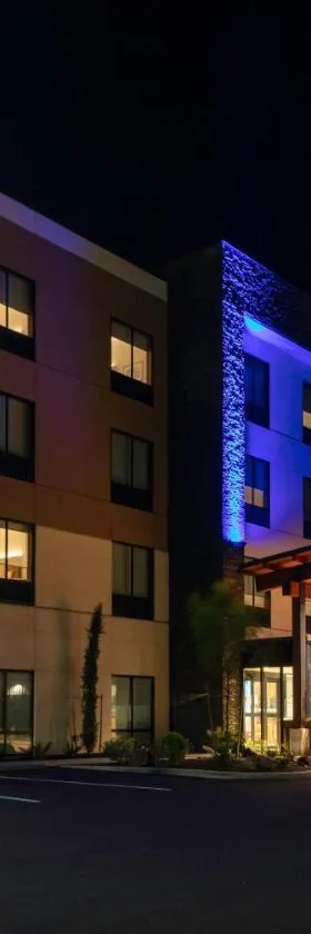 Holiday Inn Express & Suites - The Dalles by IHG，位于达尔斯的酒店