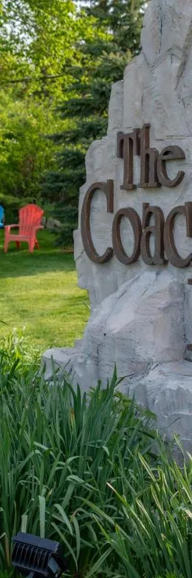 Coachlite Inn，位于姐妹湾的酒店